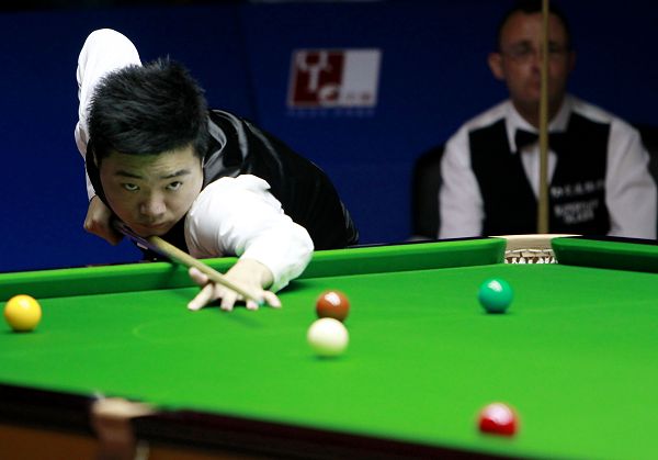 体育场的独 体育场的独