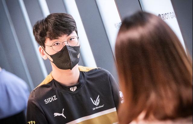 在篮球场上 在篮球场上