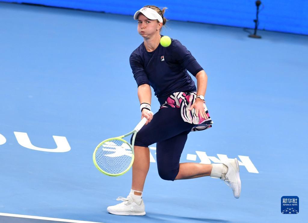 现得游刃有 现得游刃有